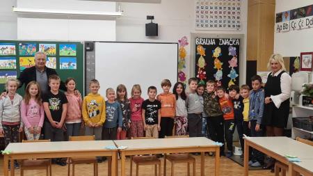 Podžupan na tradicionalnem zajtrku v OŠ Ribnica